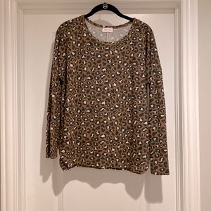 Cozy leopard print long sleeve